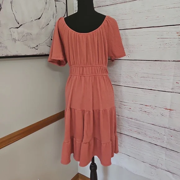 Gilli Dress - Picture 6 of 17